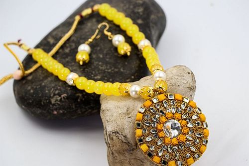 Pendent Long Necklace - Yellow Pendent Long Necklace