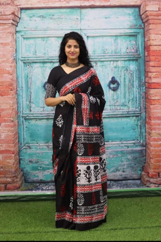 Trupti's Attractive Mulmul Cotton Saree With Contrast Blouse - Free size